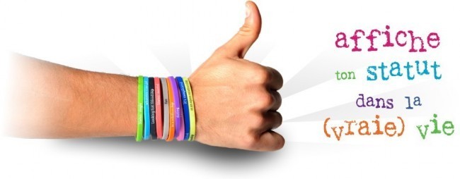 Les bracelets statut de Buump....Facebook ou Zinzala?