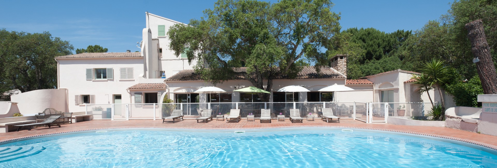 Piscine Hôtel Caranella